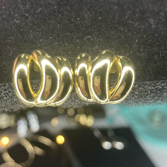 Jewelry - Unique small 18k over 925 earrings